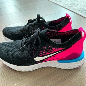 Nike fly knit sneakers